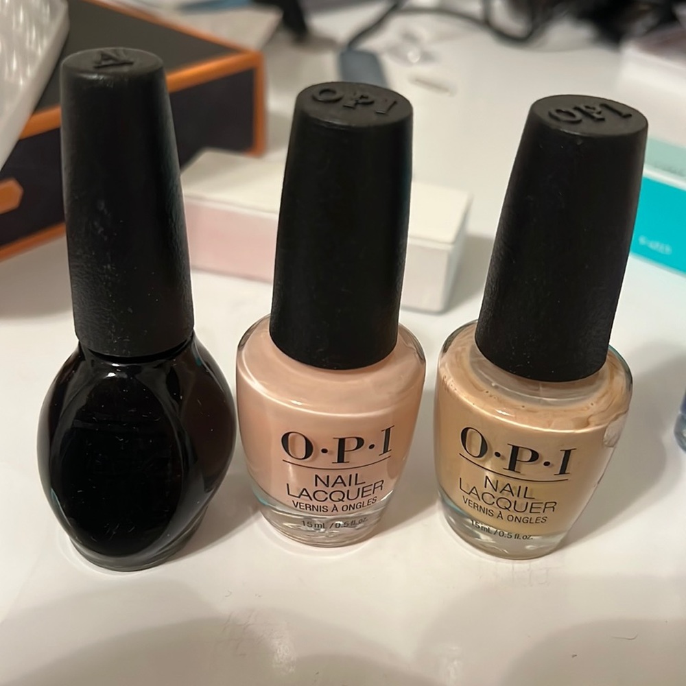 NAIL POLISH 💅 OPI•ESSIE•SINFULCOLORS•SALLY HANSEN